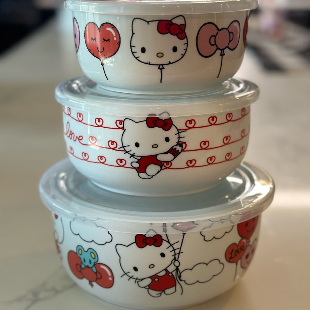 Hello Kitty Tupperware Containers - Picture 2 of 4